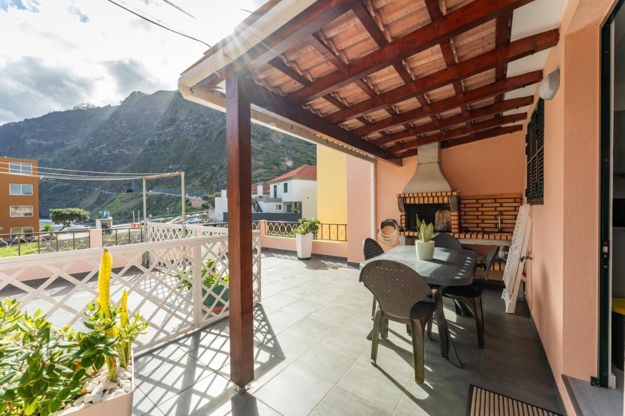 Ocean Breeze Villa Porto Moniz Exterior photo